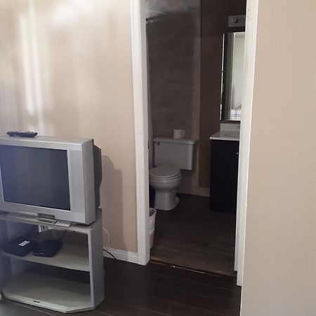 Travellers Rest Motel Salmon Arm Esterno foto