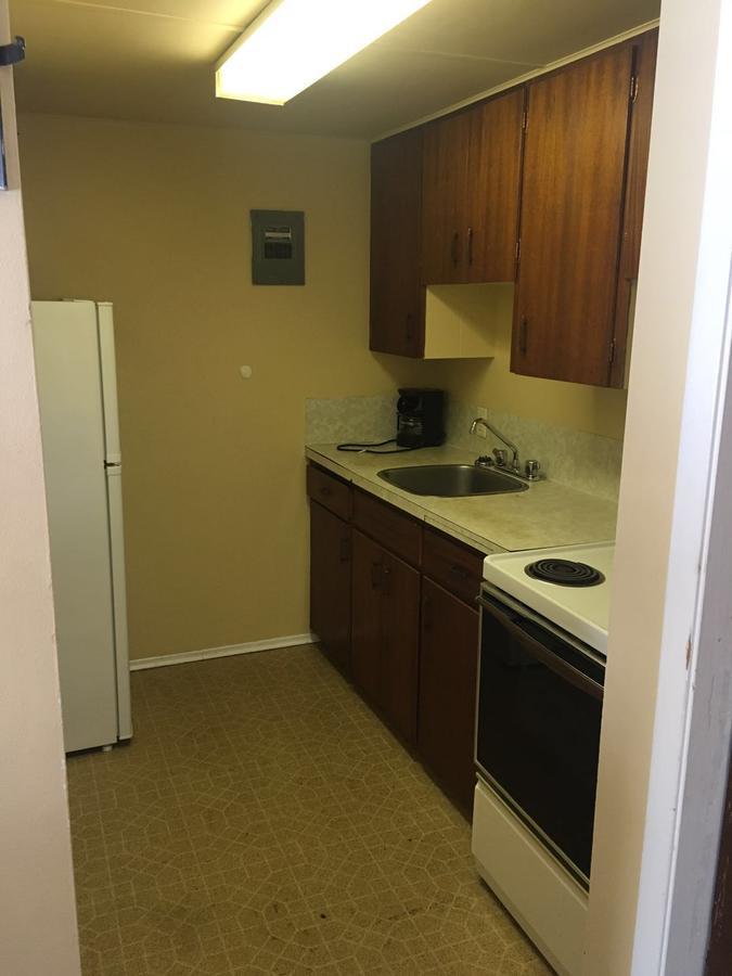 Travellers Rest Motel Salmon Arm Esterno foto