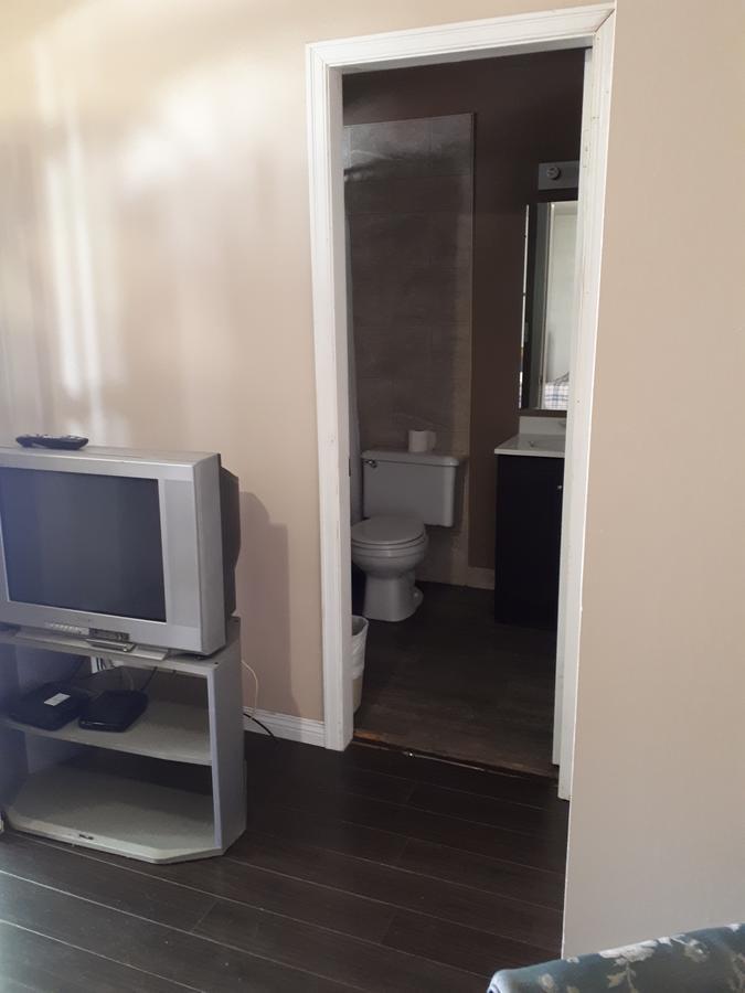 Travellers Rest Motel Salmon Arm Esterno foto