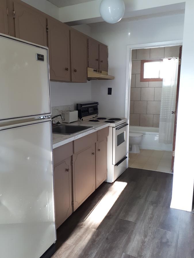 Travellers Rest Motel Salmon Arm Esterno foto